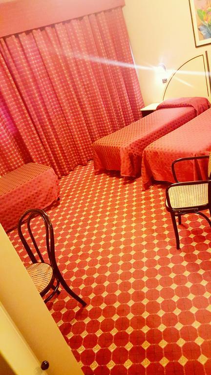 Hinterland Hotel Quartu Sant'Elena Værelse billede